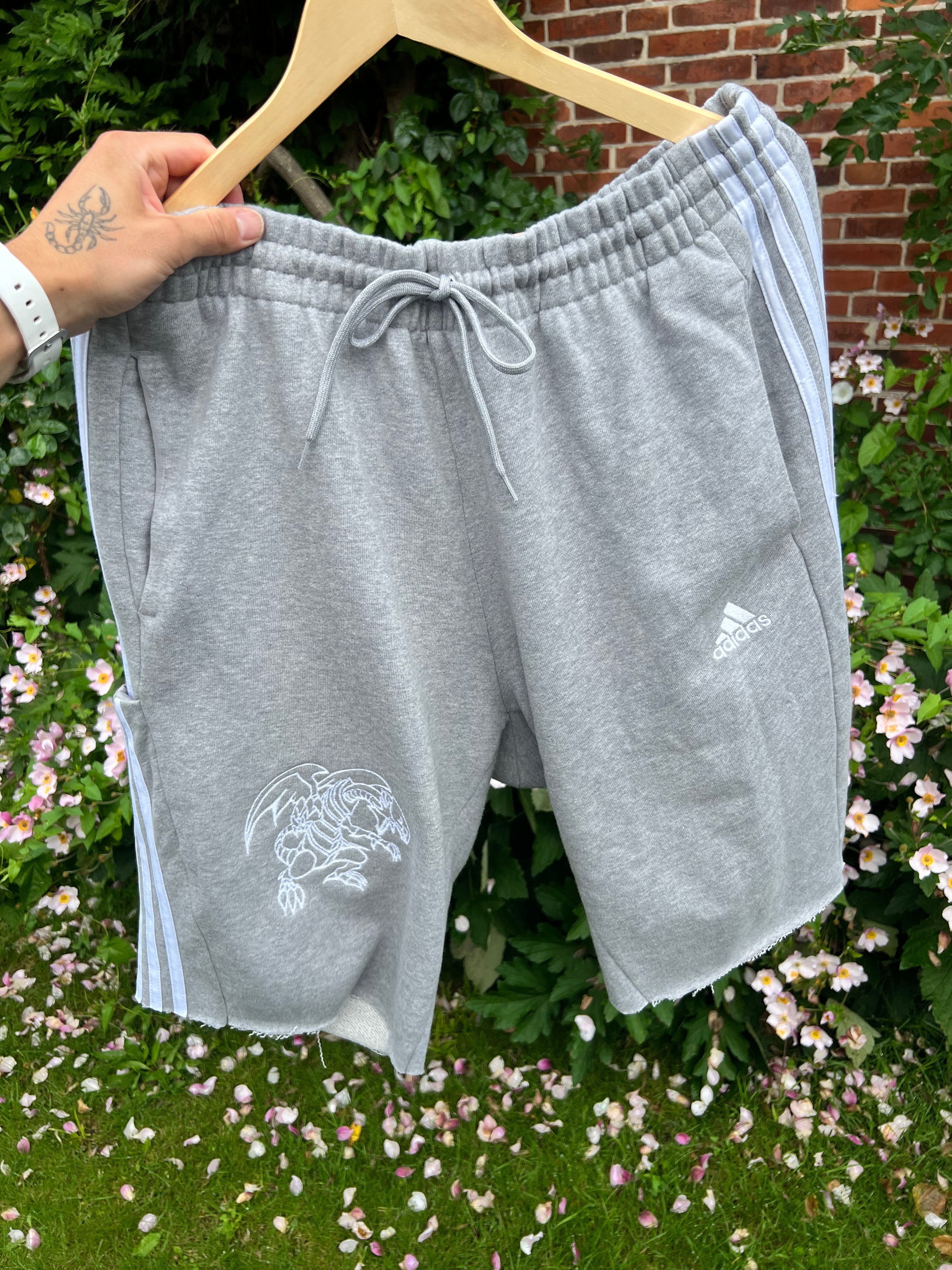 Graue Short - Yu-Gi-Oh!